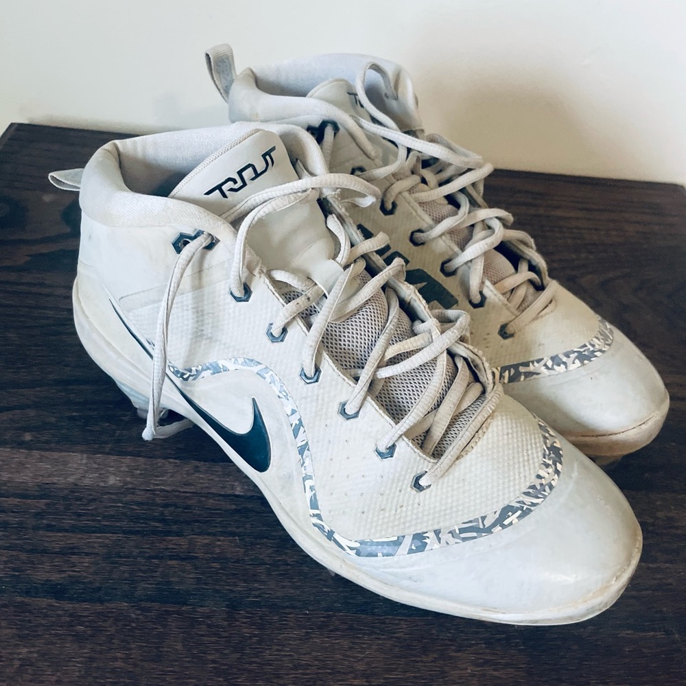 Nike High-Top Sneakers in White and Black - Picture 2 of 6